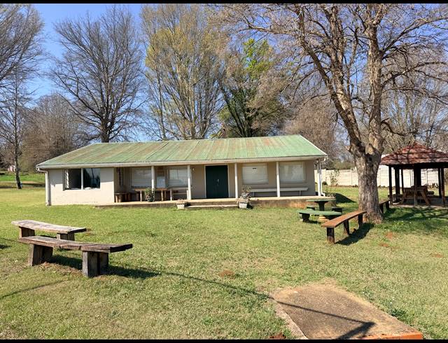 BEDROOM CLUB FOR SALE IN HIMEVILLE